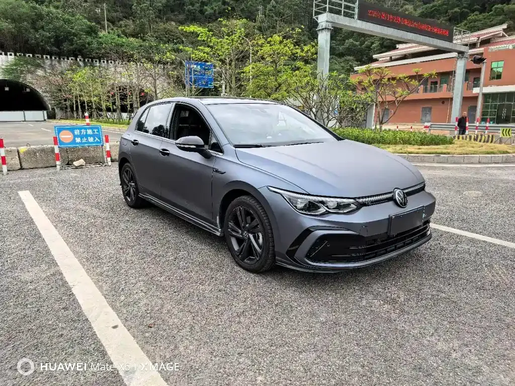 Volkswagen Golf 2024 из CN, фото 3