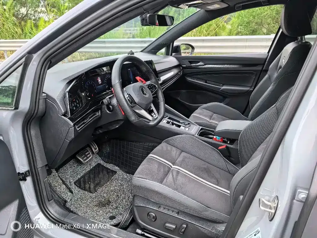 Volkswagen Golf 2024 из CN, фото 4