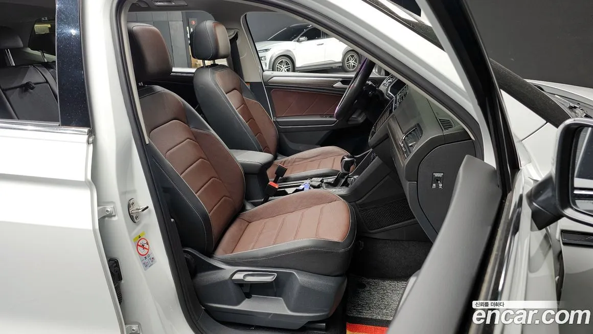Volkswagen Tiguan — фото 10