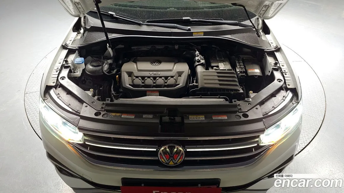 Volkswagen Tiguan — фото 6