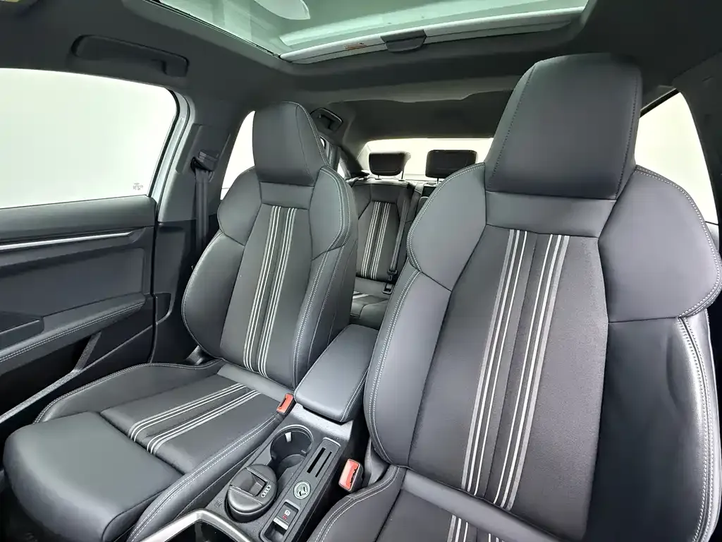 Audi A3 2023 из CN, фото 6