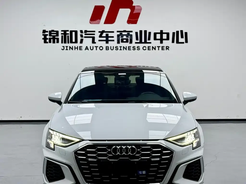 Audi A3 2023 из CN, фото 2