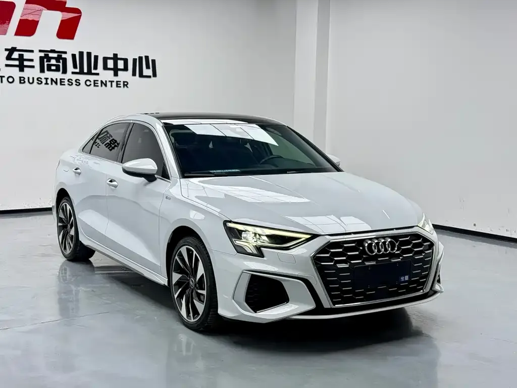 Audi A3 2023 из CN, фото 3