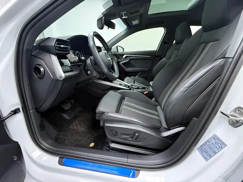 Audi A3 2023 из CN, фото 8