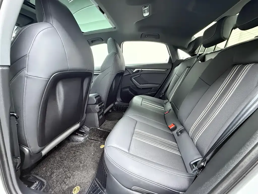 Audi A3 2023 из CN, фото 10