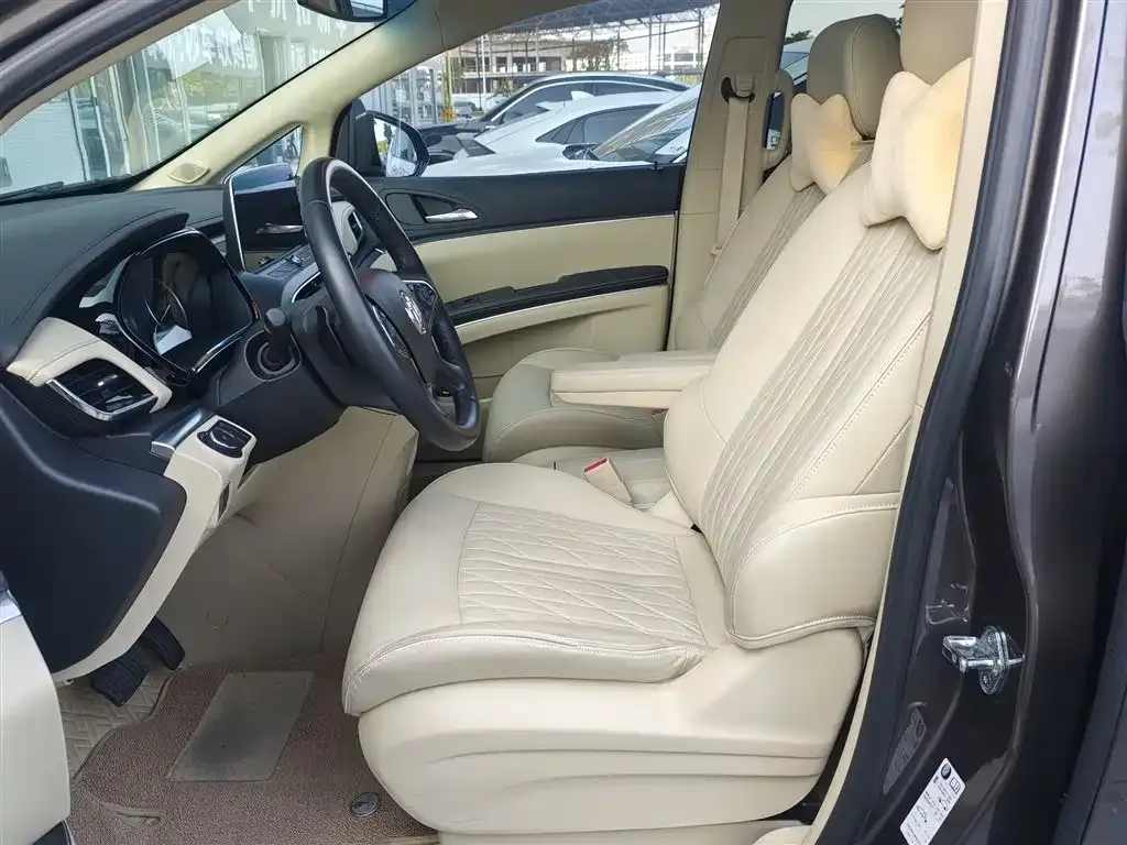 Buick GL8 2025 из CN, фото 2