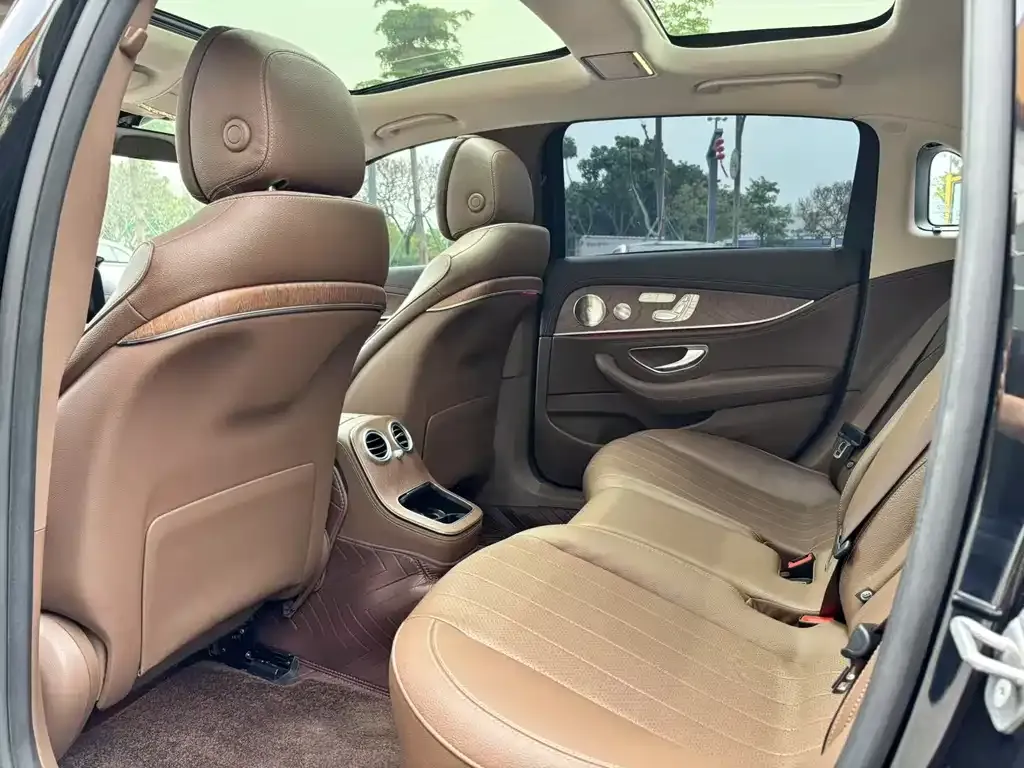 Mercedes-Benz E-Class 2022 из CN, фото 2