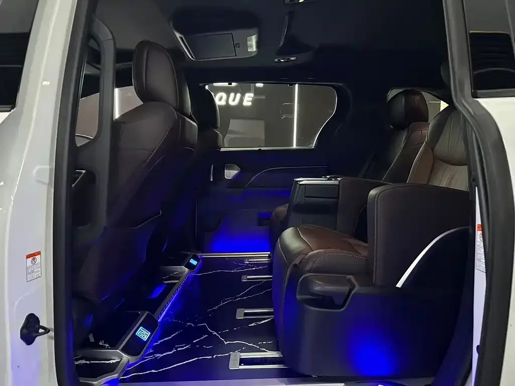 Toyota Granvia 2024 из CN, фото 5