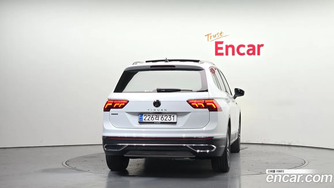 Volkswagen Tiguan — фото 4