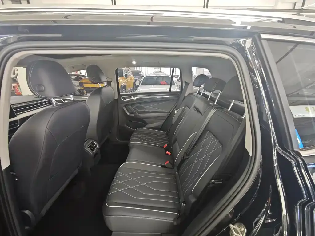 Volkswagen Tiguan L 2024 из CN, фото 3