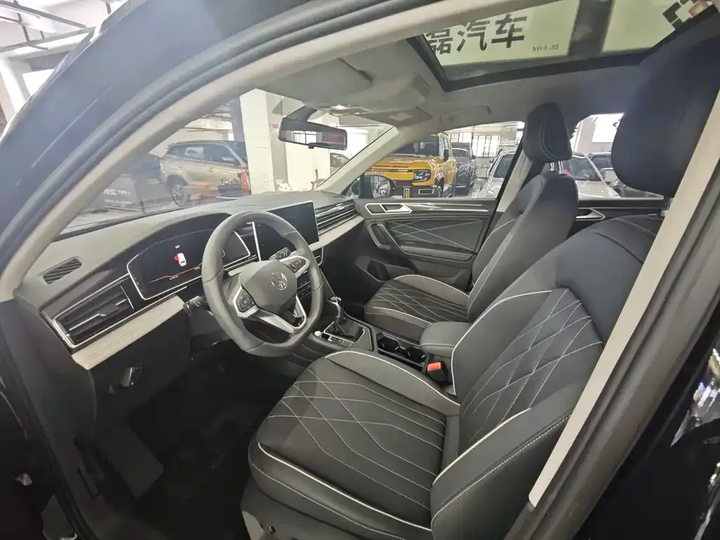 Volkswagen Tiguan L 2024 из CN, фото 6