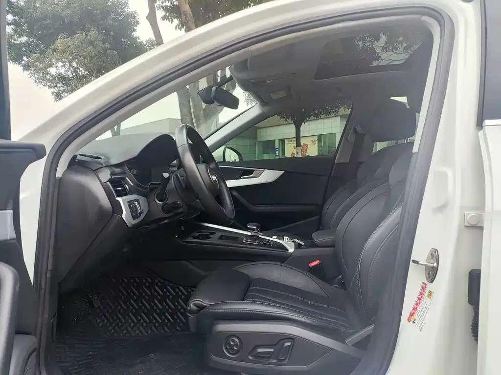 Audi A4L 2023 из CN, фото 10