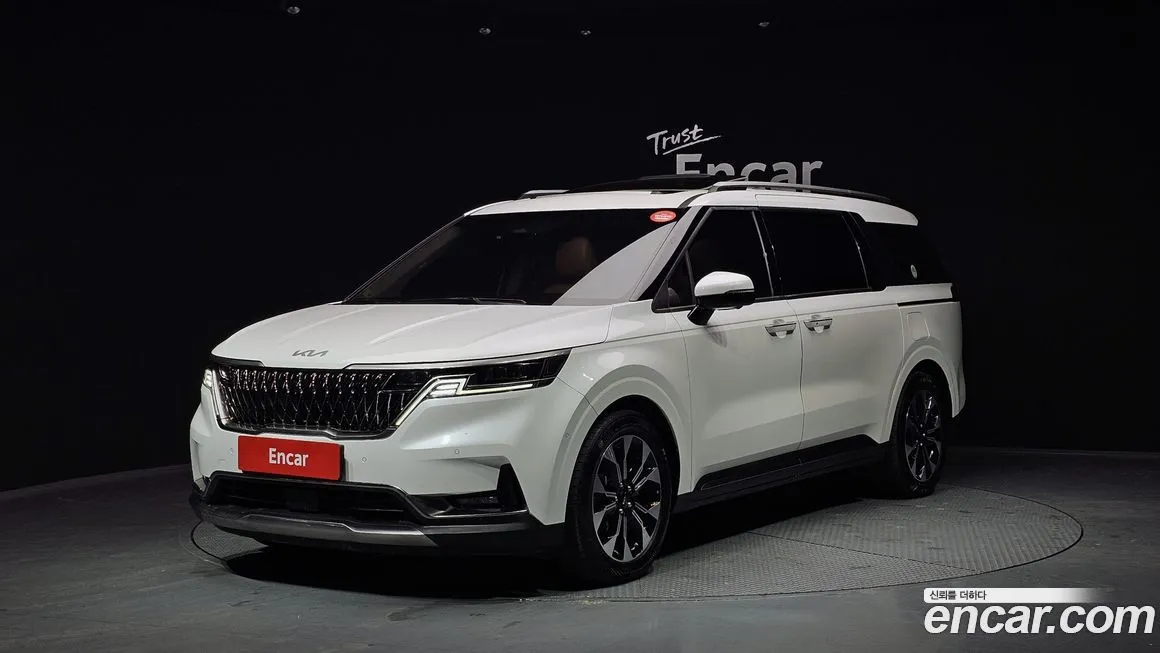Kia Carnival — фото 1