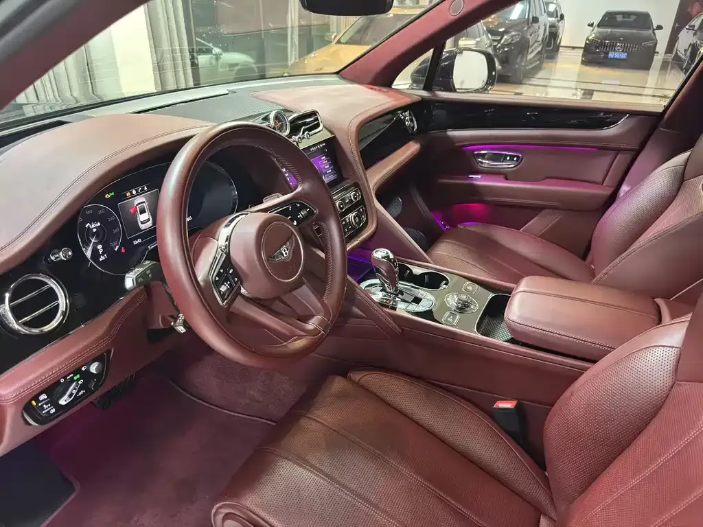 Bentley Bentayga 2022 из CN, фото 7
