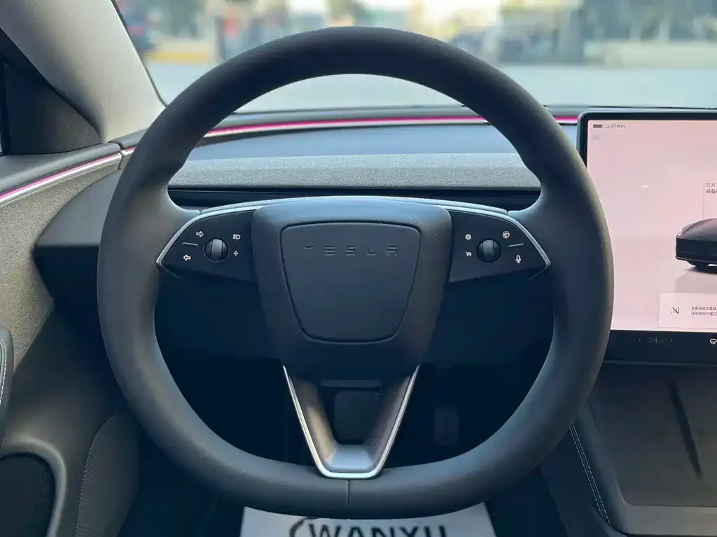 Tesla Model 3 — фото 6
