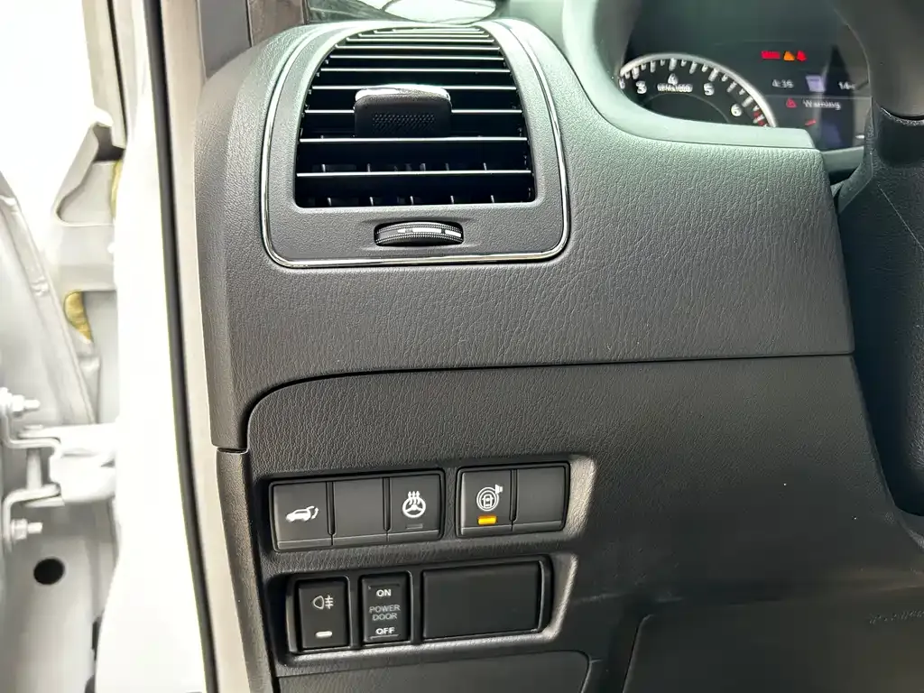 Nissan Patrol 2023 из CN, фото 8