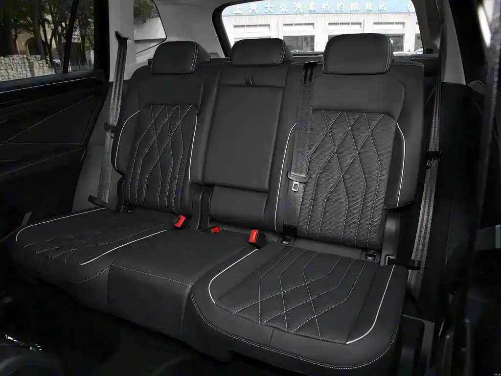 Volkswagen Tiguan L New Energy — фото 8