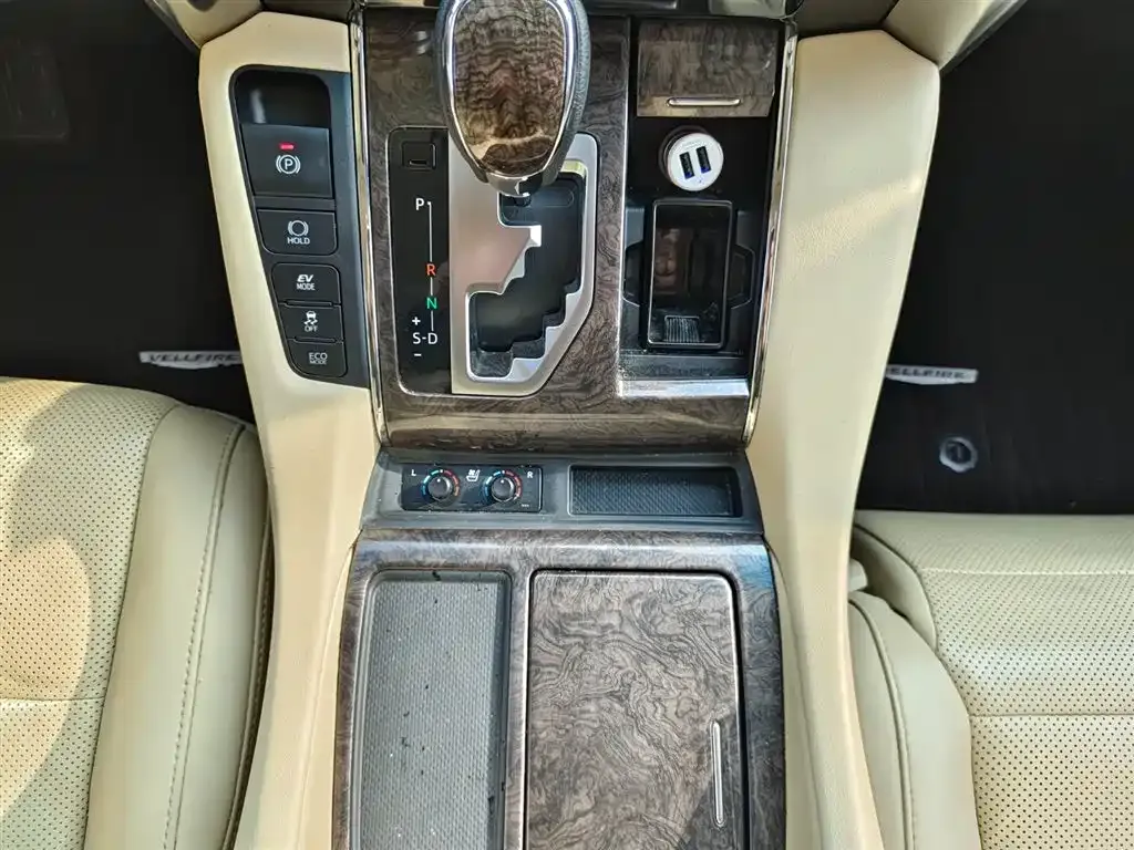 Toyota Alphard 2021 из CN, фото 4