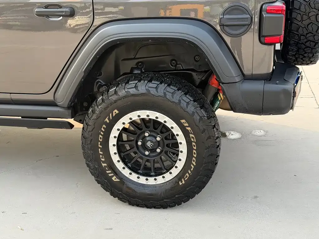 Jeep Wrangler — фото 2