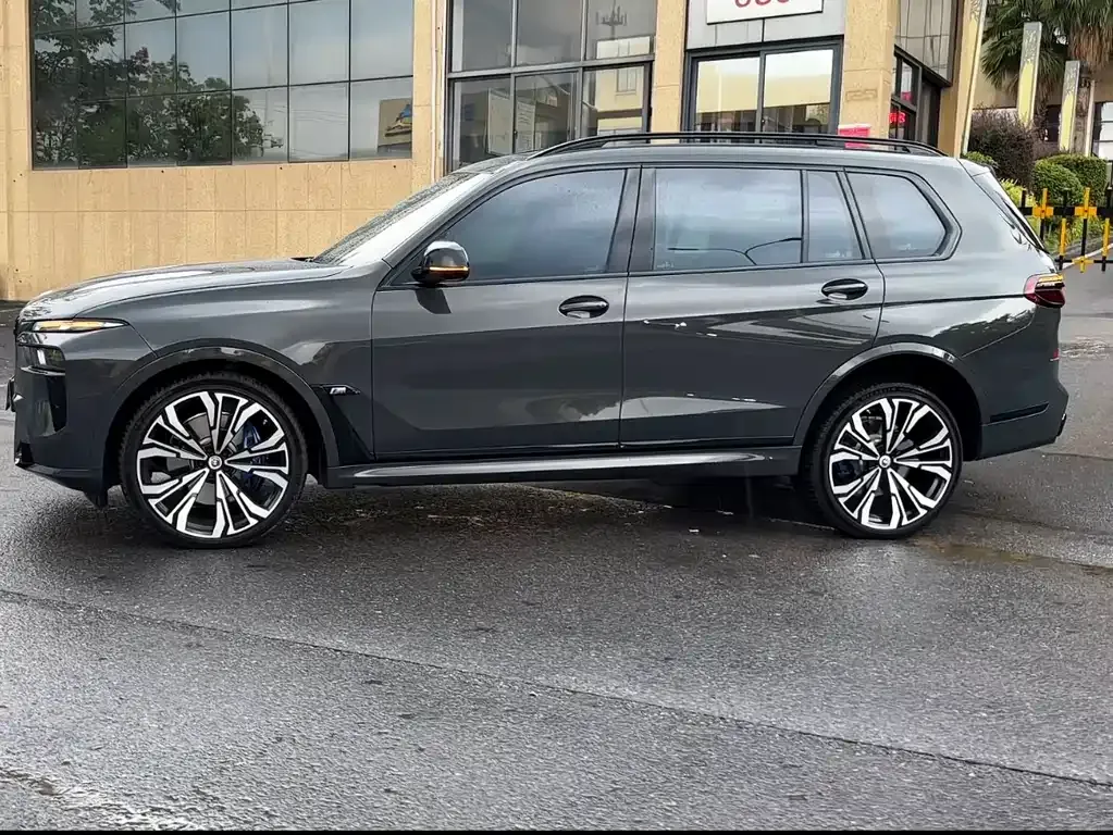 BMW X7 2025 из CN, фото 10