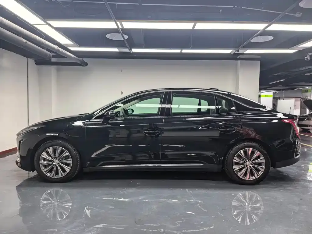 Hongqi E-QM5 — фото 8