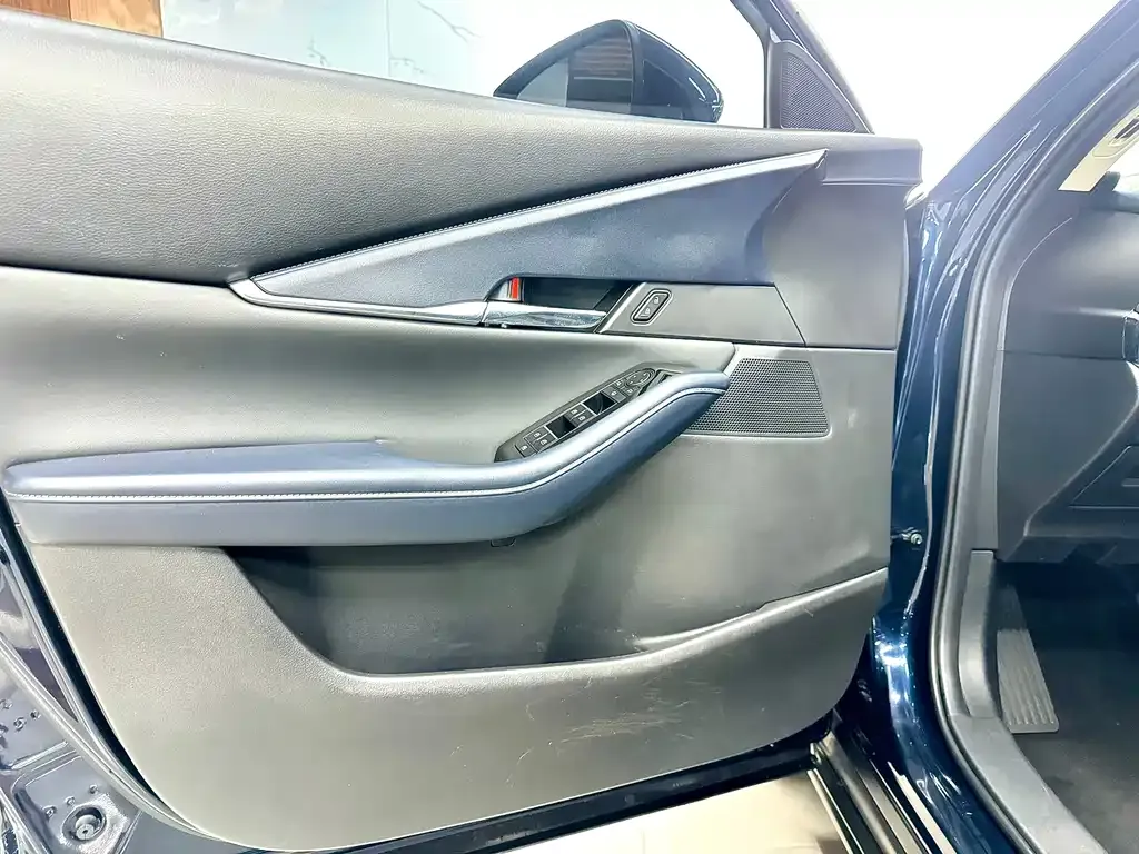 Mazda CX-30 2021 из CN, фото 10