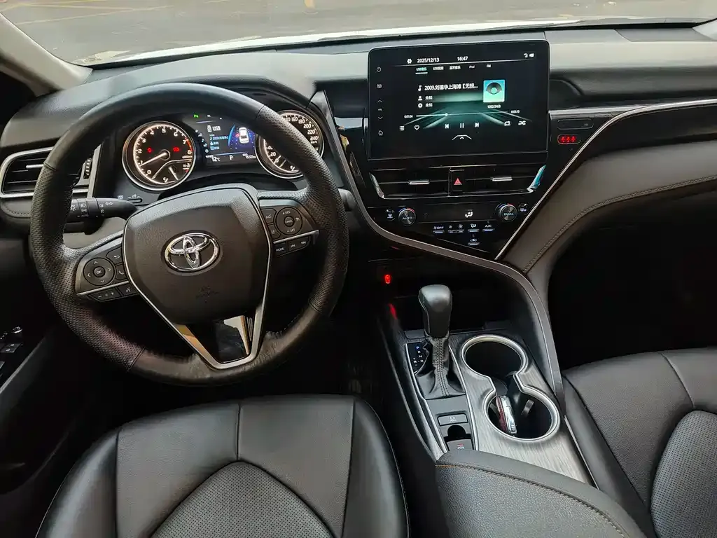 Toyota Camry 2023 из CN, фото 5