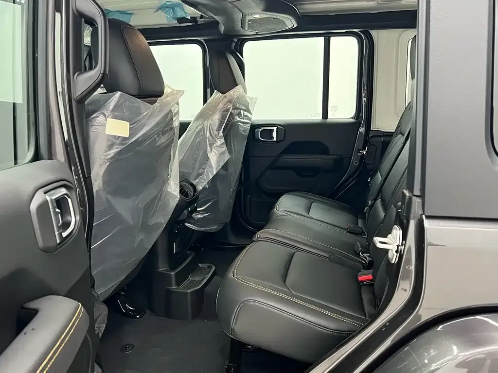 Jeep Wrangler — фото 3