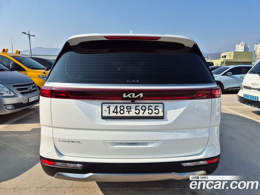 Kia Carnival — фото 6