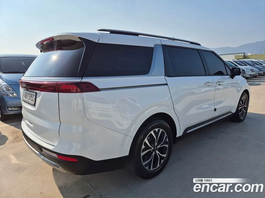 Kia Carnival — фото 4