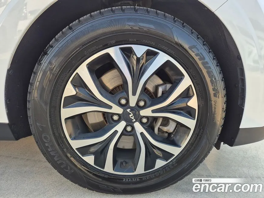 Kia Carnival — фото 10