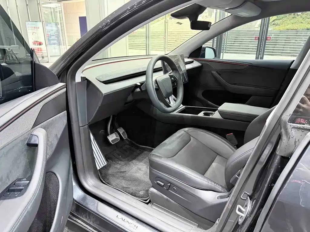 Tesla Model Y — фото 7