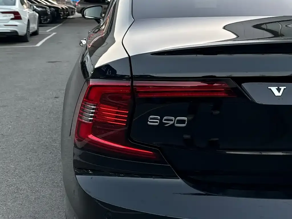 Volvo S90 2022 из CN, фото 3