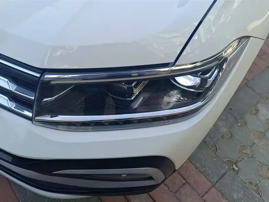 Volkswagen T-Cross — фото 5