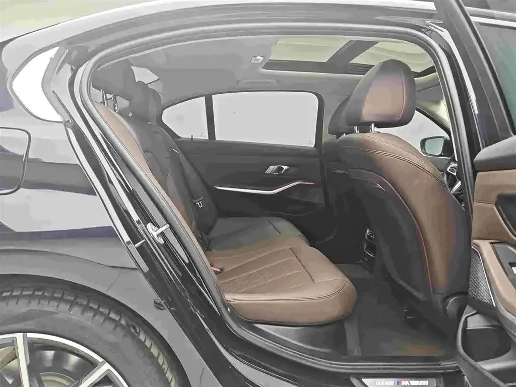 BMW 3 Series 2023 из CN, фото 9