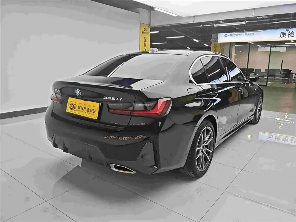 BMW 3 Series 2023 из CN, фото 10