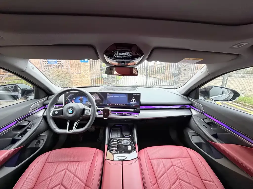 BMW 5 Series 2025 из CN, фото 7