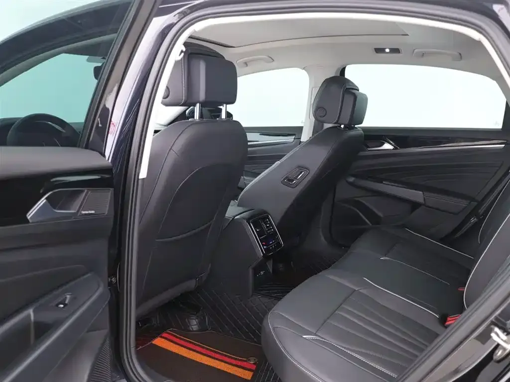 Volkswagen Passat — фото 6