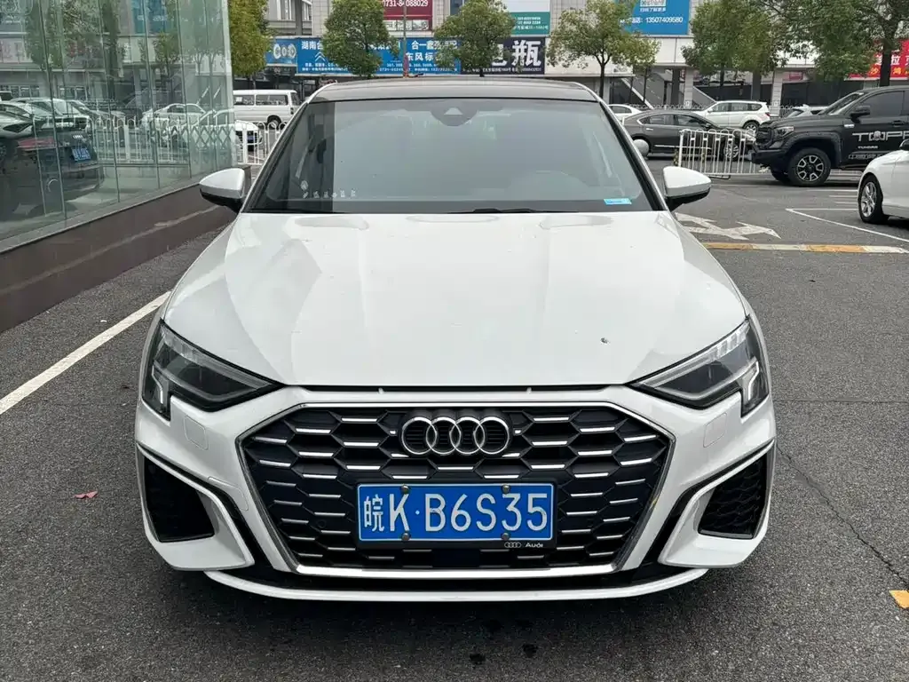 Audi A3 — фото 1