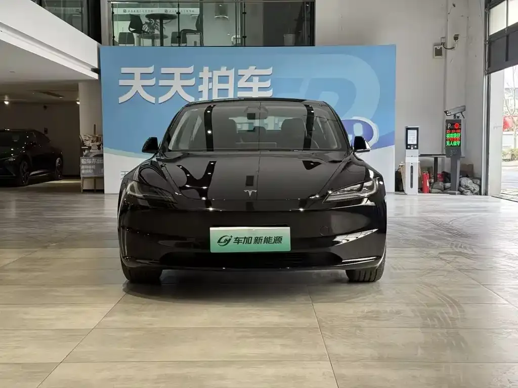 Tesla Model 3 — фото 2