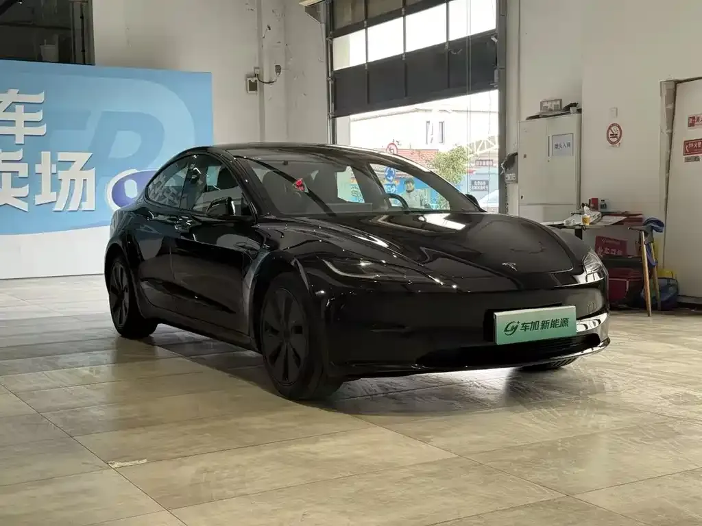 Tesla Model 3 — фото 3