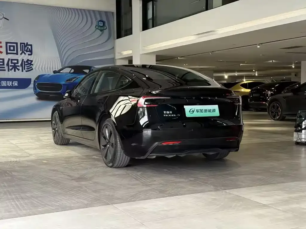 Tesla Model 3 — фото 6
