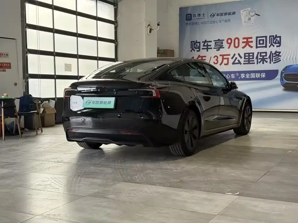 Tesla Model 3 — фото 5