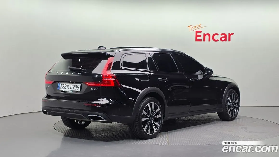 Volvo V60 2022 из KR, фото 2