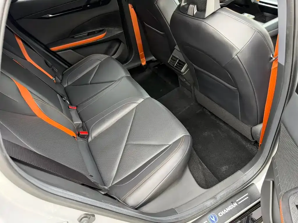 Changan UNI-V 2023 из CN, фото 4
