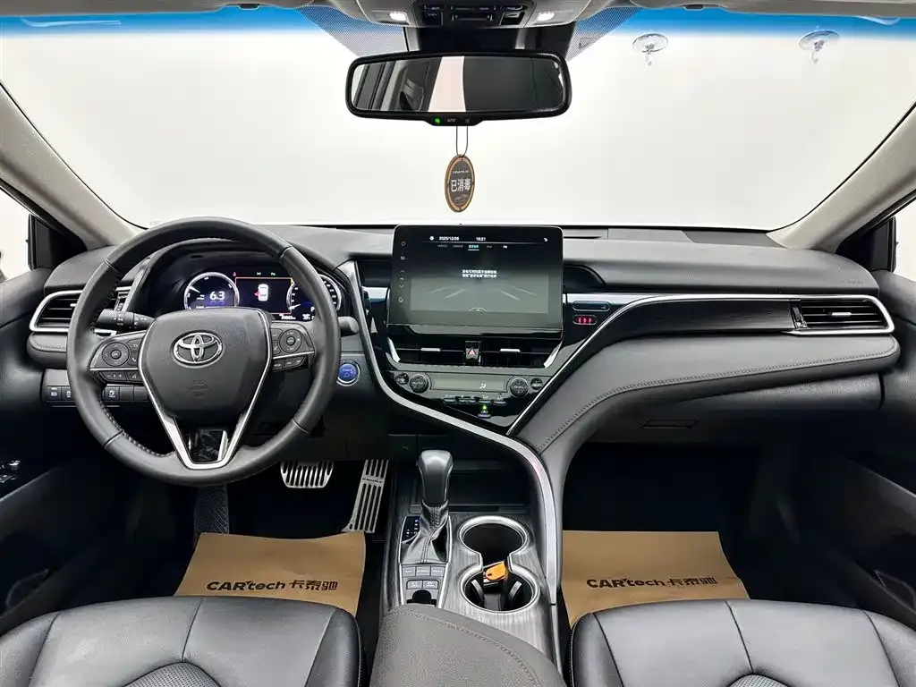 Toyota Camry — фото 6