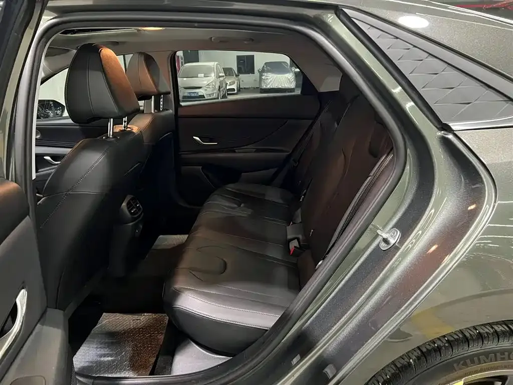 Hyundai Elantra 2023 из CN, фото 10