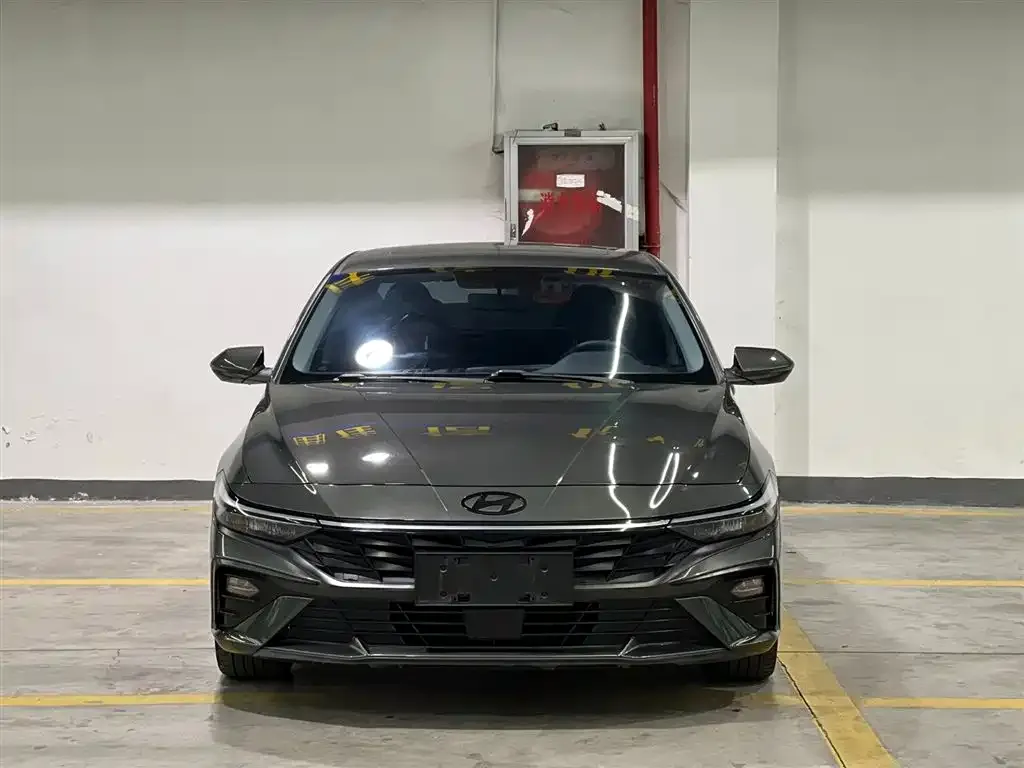 Hyundai Elantra 2023 из CN, фото 2