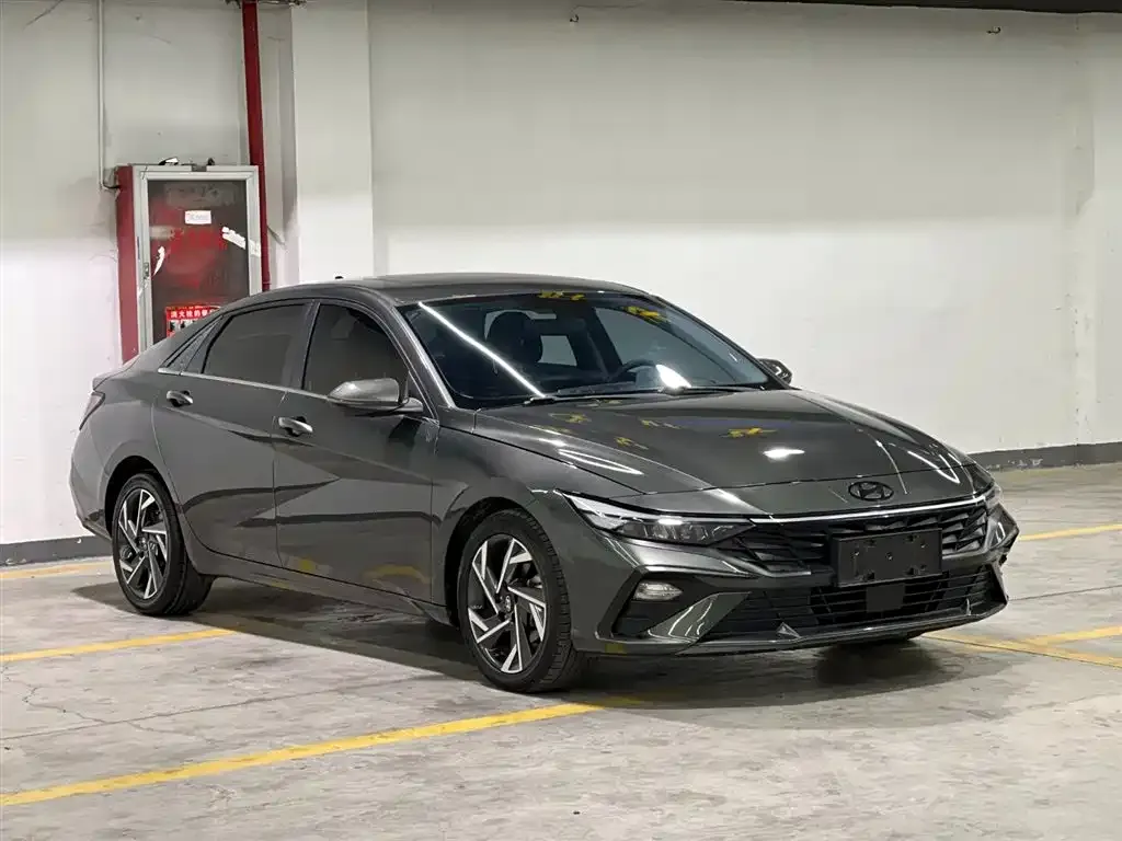Hyundai Elantra 2023 из CN, фото 3