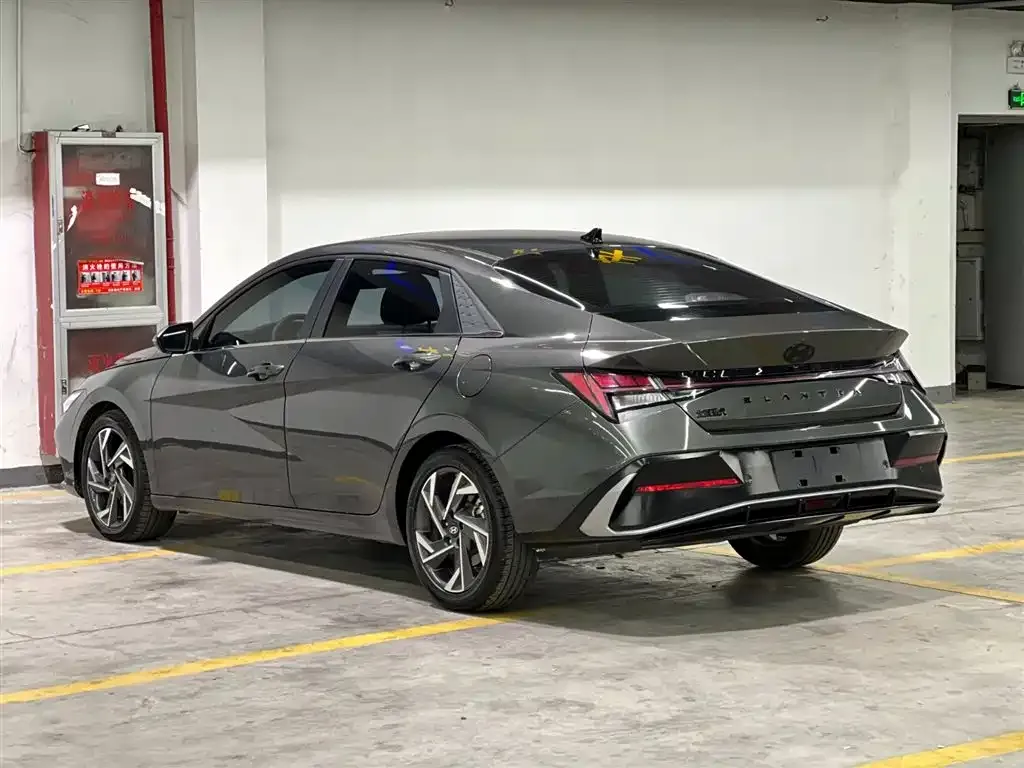 Hyundai Elantra 2023 из CN, фото 4